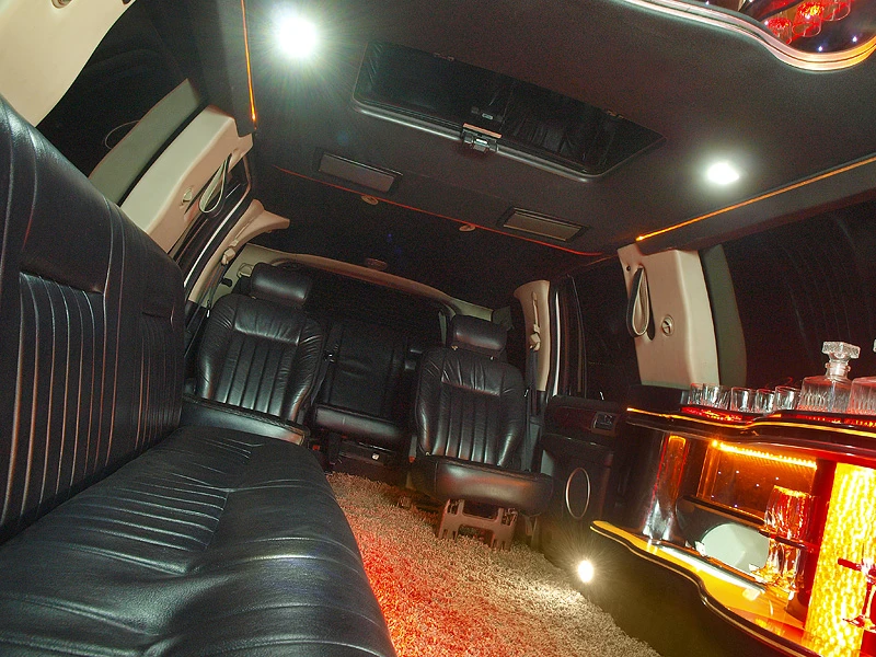 Lincoln Navigator 180-inch Stretch Limousine by Empire , снимка 14 - Автомобили и джипове - 54184051