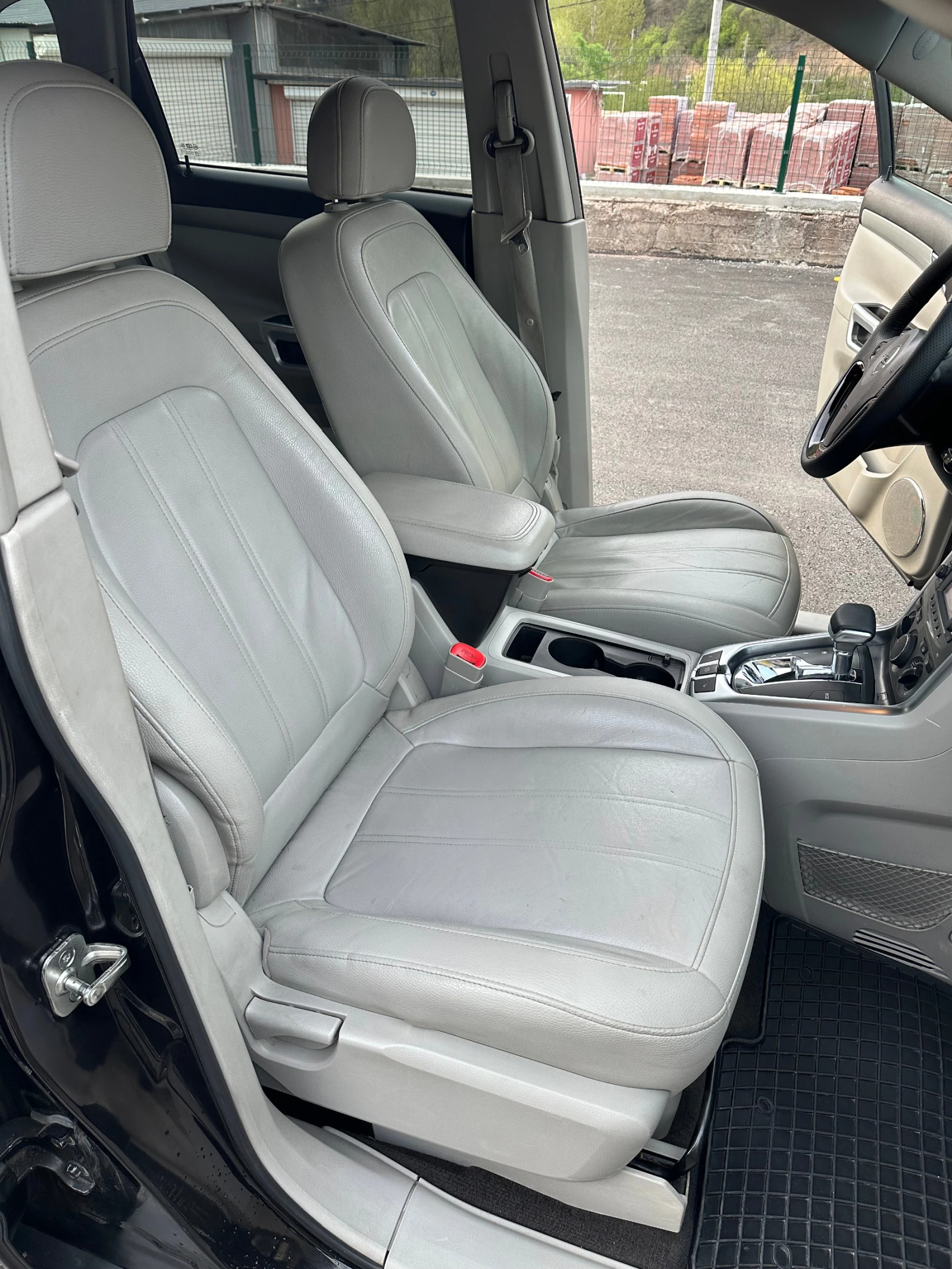 Opel Antara 2.2d 4x4, снимка 6 - Автомобили и джипове - 53925426