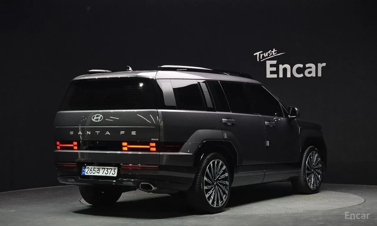 Hyundai Santa fe CALLIGRAPHY* DISTRONIC* HEAD-UP* 360 КАМЕРИ* ОБДУХ, снимка 3 - Автомобили и джипове - 54355188