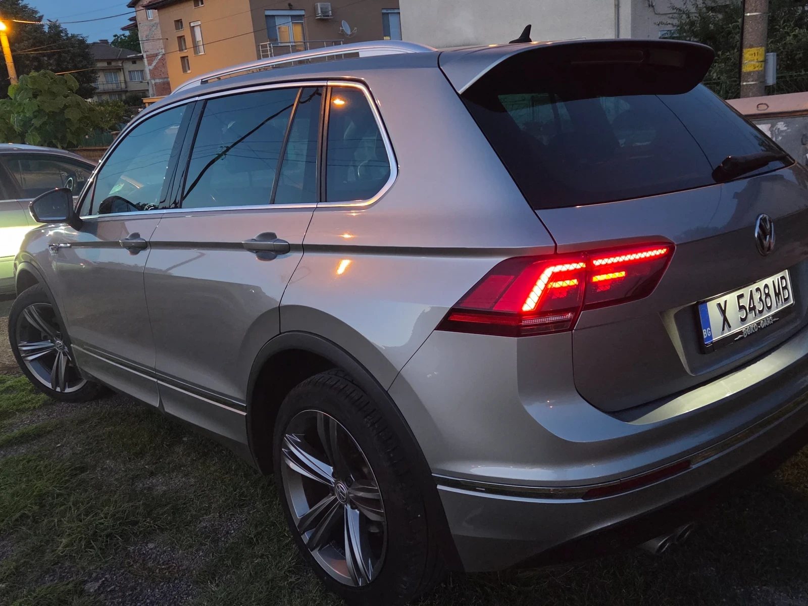 VW Tiguan R-LINE 4X4, снимка 6 - Автомобили и джипове - 54902809