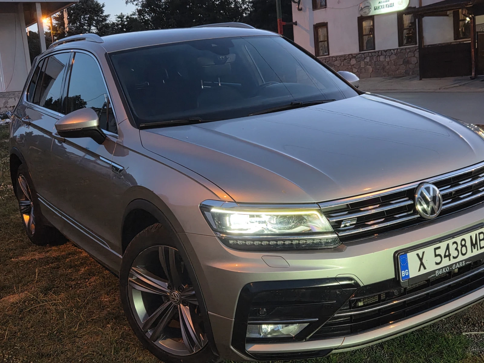 VW Tiguan R-LINE 4X4, снимка 7 - Автомобили и джипове - 54902809