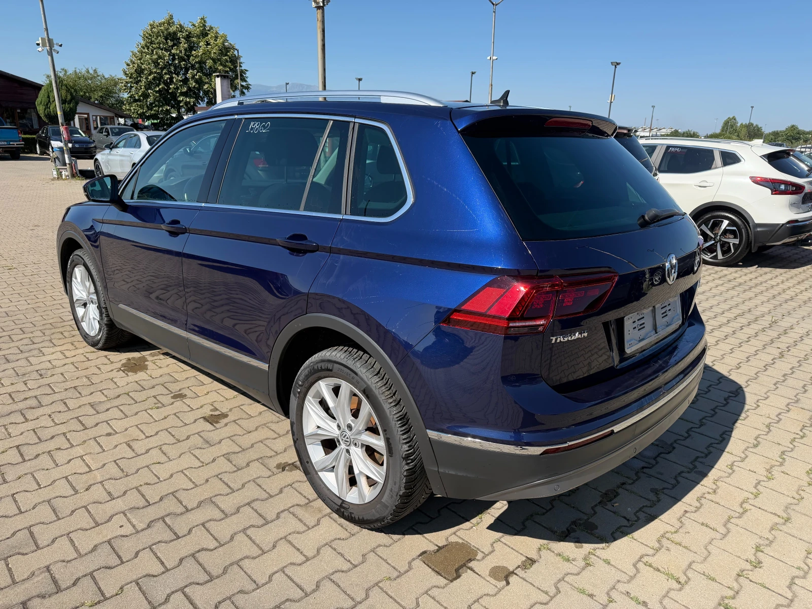 VW Tiguan 2.0TDI DIGITAL 4MOTION AVTOMAT/NAVI EURO 6, снимка 8 - Автомобили и джипове - 55472810