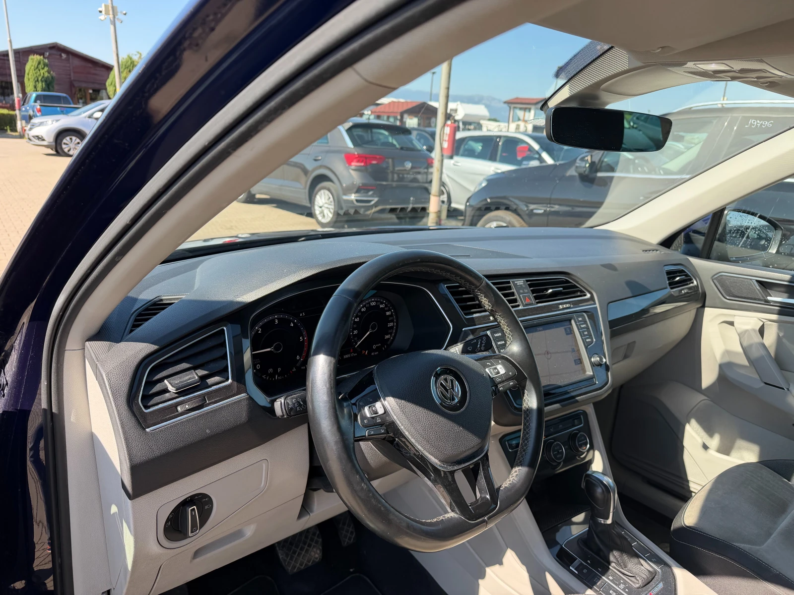 VW Tiguan 2.0TDI DIGITAL 4MOTION AVTOMAT/NAVI EURO 6, снимка 11 - Автомобили и джипове - 55472810