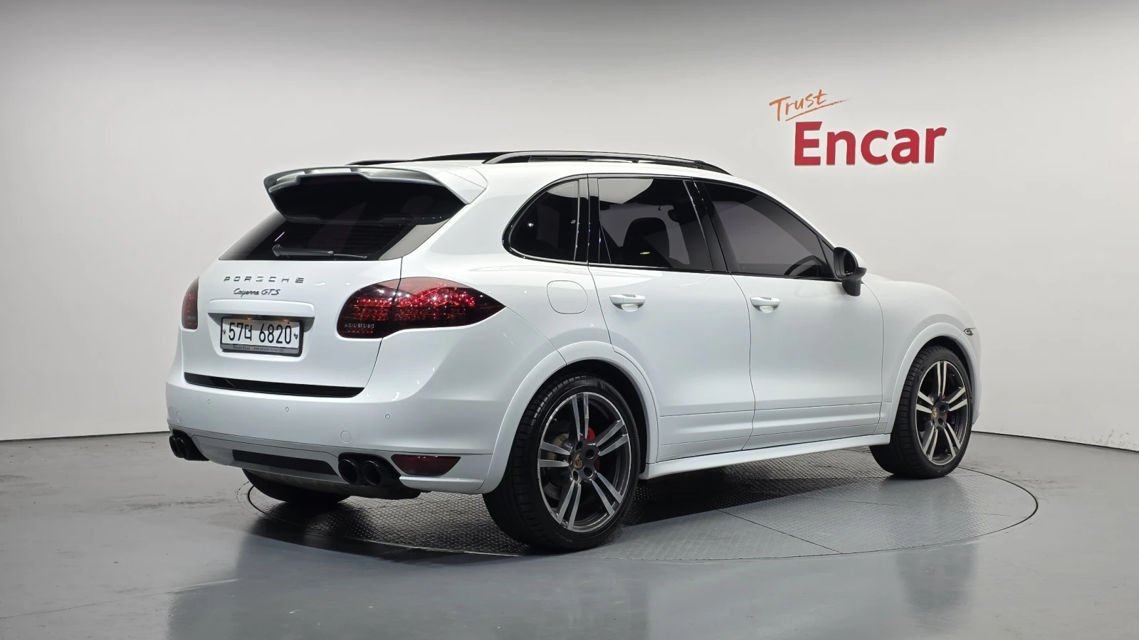 Porsche Cayenne GTS* ЕЛ. БАГАЖНИК* ПОДГРЕВ ВОЛАН* ЛЮК* КРАЙНА ЦЕНА, снимка 2 - Автомобили и джипове - 55983873