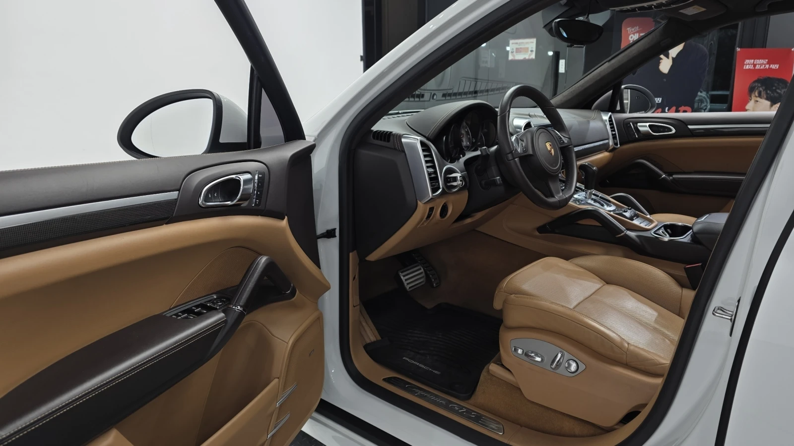 Porsche Cayenne GTS* ЕЛ. БАГАЖНИК* ПОДГРЕВ ВОЛАН* ЛЮК* КРАЙНА ЦЕНА, снимка 10 - Автомобили и джипове - 55983873