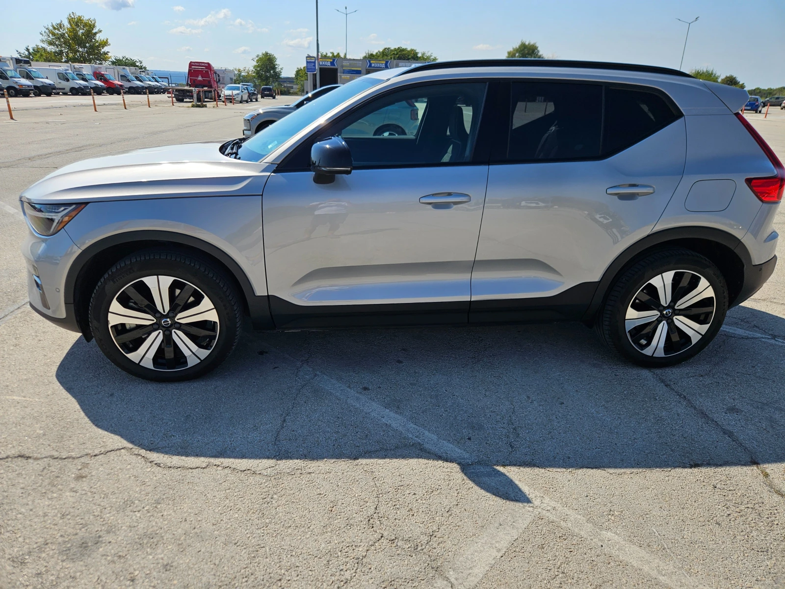 Volvo XC40, снимка 3 - Автомобили и джипове - 56242712