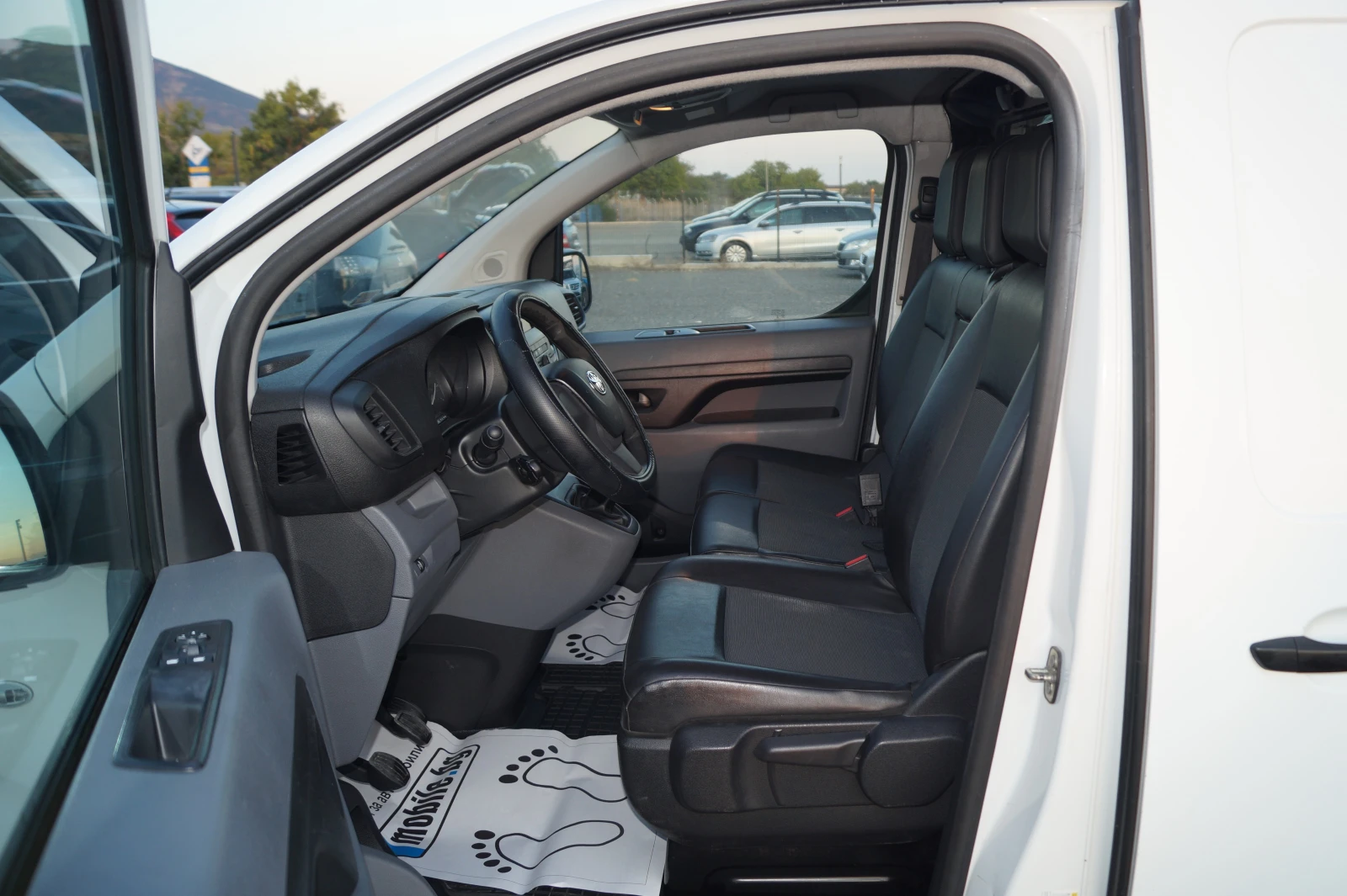 Toyota Proace 1.6d 116к.с., снимка 8 - Бусове и автобуси - 56143719