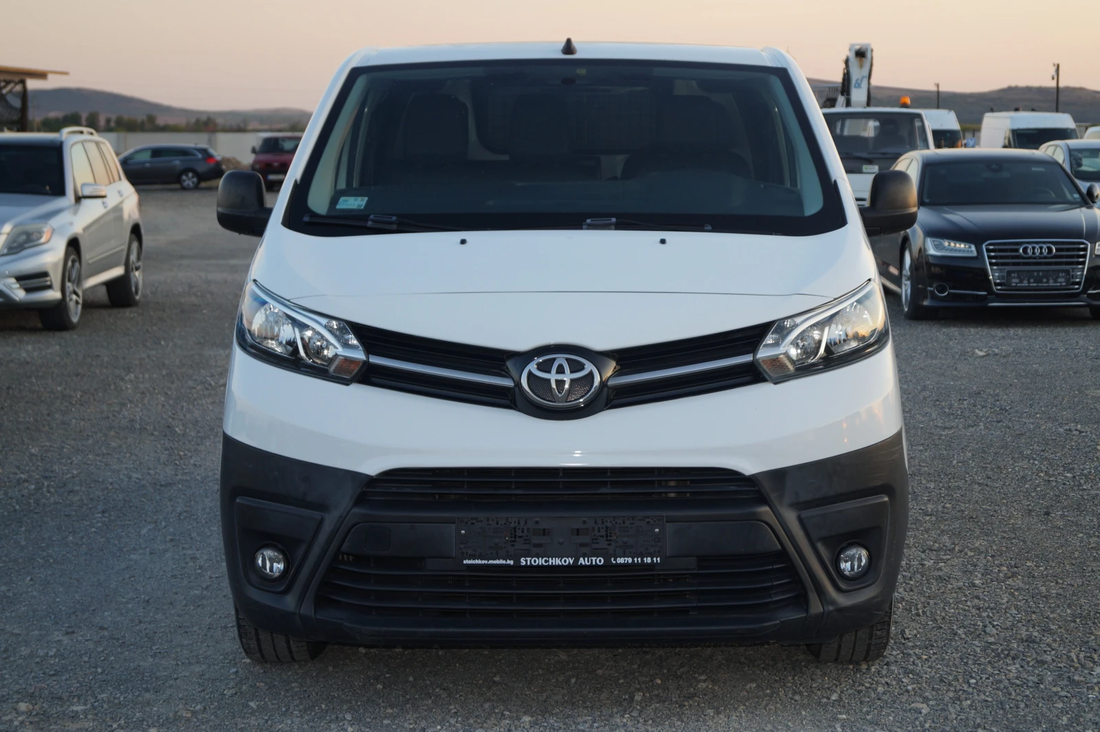 Toyota Proace 1.6d 116к.с., снимка 2 - Бусове и автобуси - 56143719