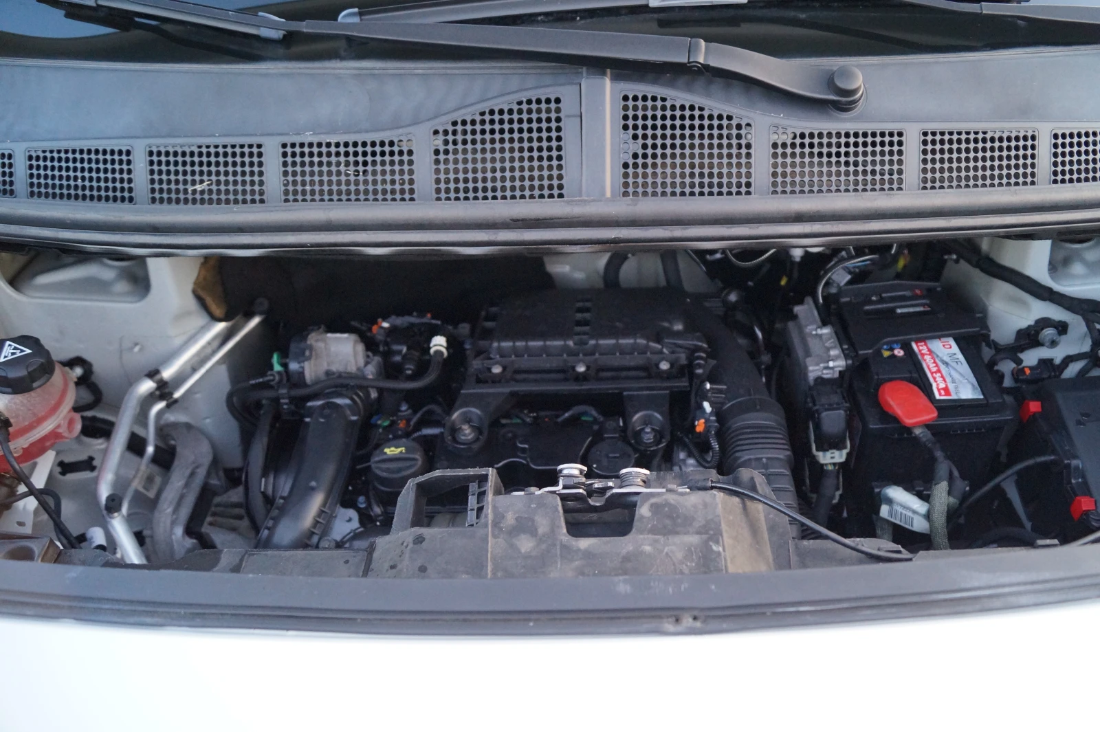 Toyota Proace 1.6d 116к.с., снимка 13 - Бусове и автобуси - 56143719