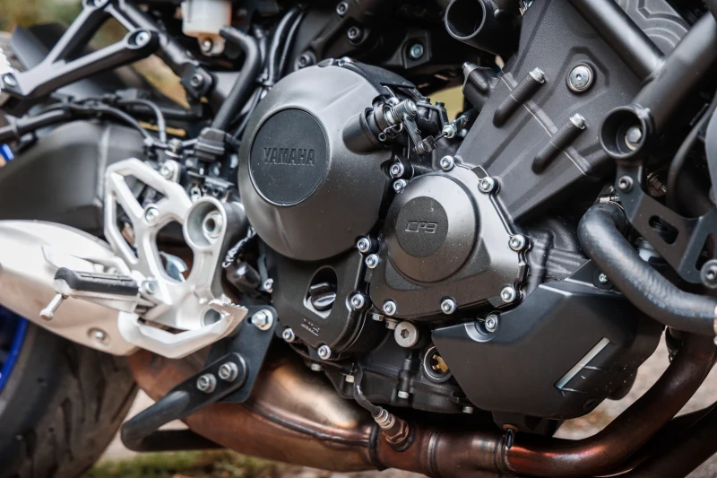 Yamaha Mt-09 Niken, снимка 16 - Мотоциклети и мототехника - 53420035