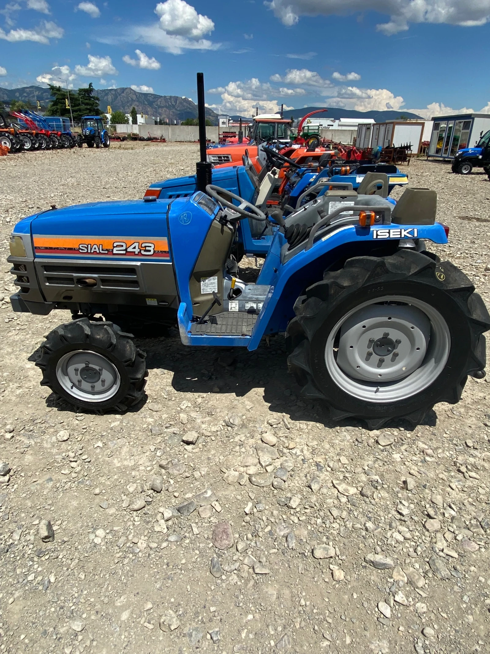 Трактор Yanmar, снимка 12 - Селскостопанска техника - 55264576