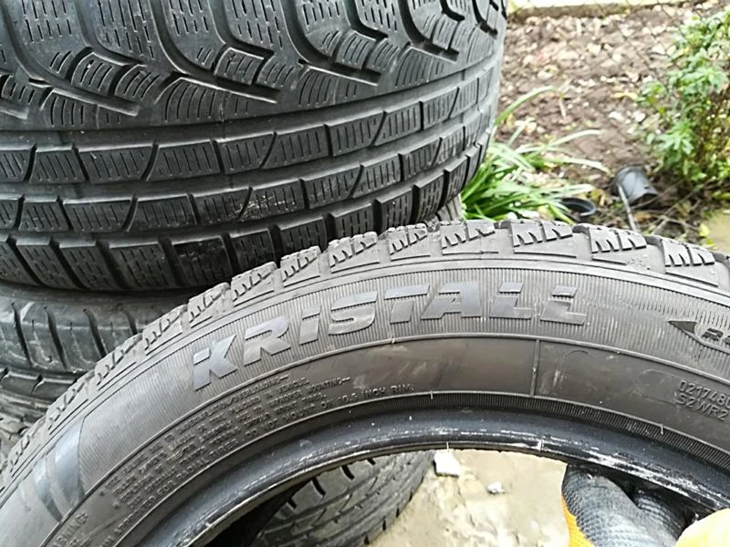 Гуми Зимни 205/55R16, снимка 4 - Гуми и джанти - 24204906