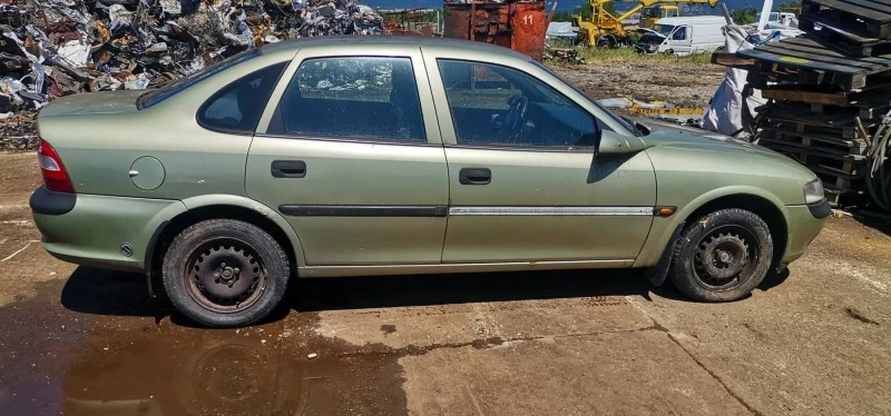 Opel Vectra 1.6, снимка 2 - Автомобили и джипове - 41795676