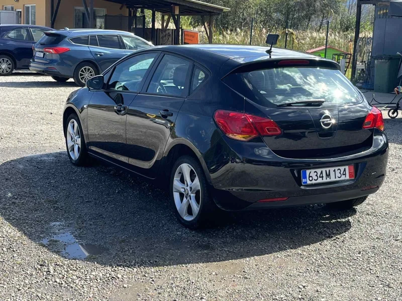 Opel Astra 1.7 d, снимка 4 - Автомобили и джипове - 47454804