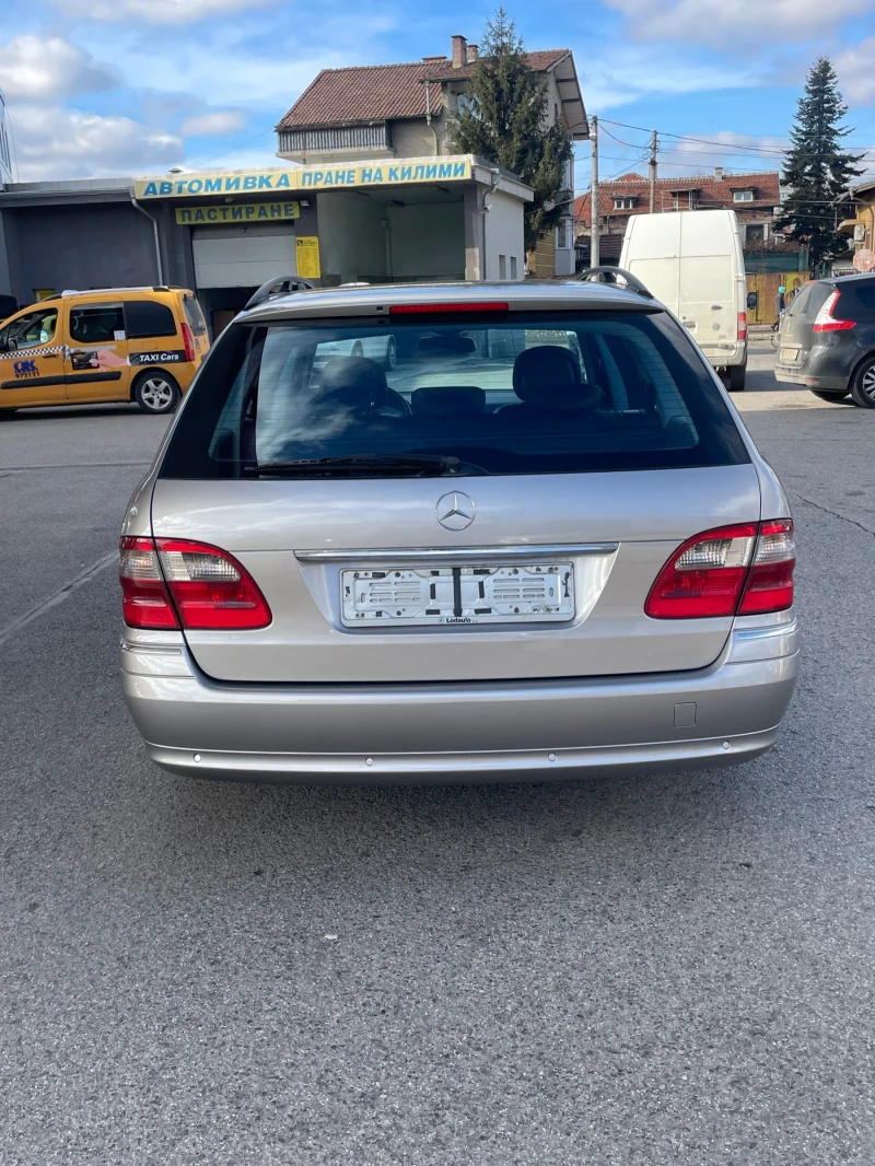 Mercedes-Benz E 220 Е220 Автомат/КОЖА, снимка 4 - Автомобили и джипове - 49590855