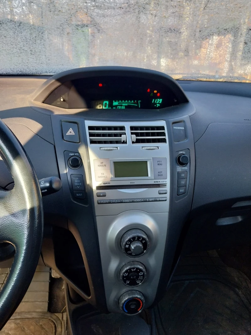 Toyota Yaris, снимка 4 - Автомобили и джипове - 49230836