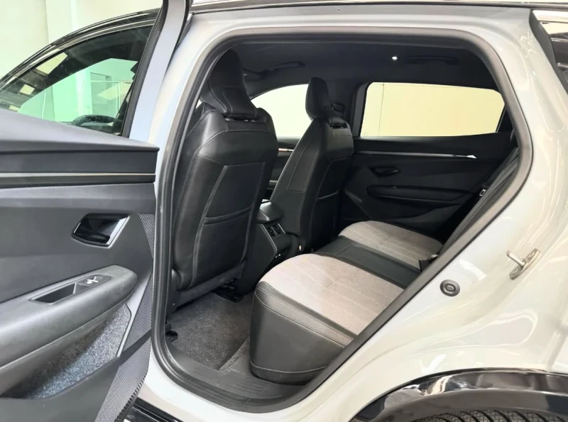 Renault Megane * E-Tech 60kwh* КАМЕРА* Круиз Контрол* , снимка 4 - Автомобили и джипове - 52562983