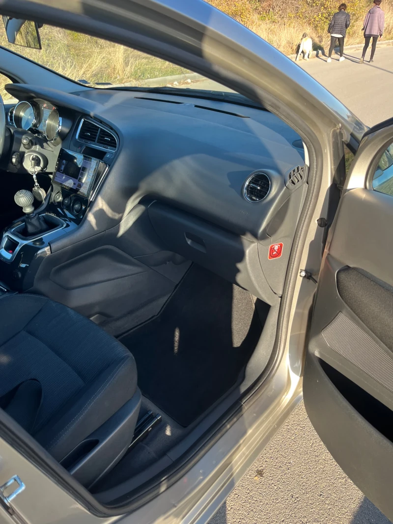 Peugeot 5008 1.6 Hdi , Android, снимка 11 - Автомобили и джипове - 50699007