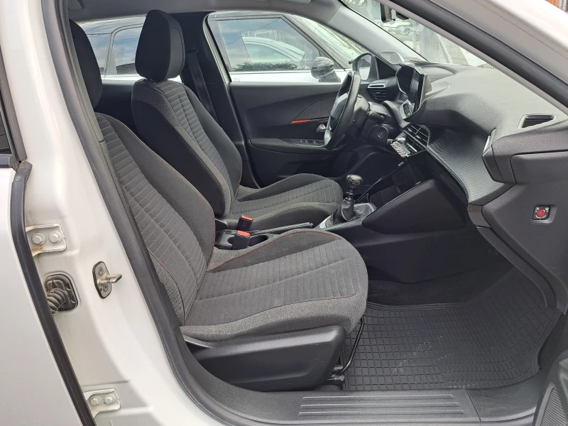 Peugeot 2008 1.5BlueHDI* КЛИМА* NAVI* ПАРКТРОНИК* 6ск          , снимка 7 - Автомобили и джипове - 51225190