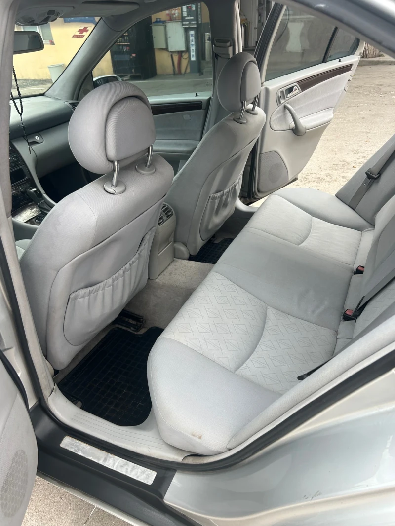 Mercedes-Benz C 270, снимка 8 - Автомобили и джипове - 52324582
