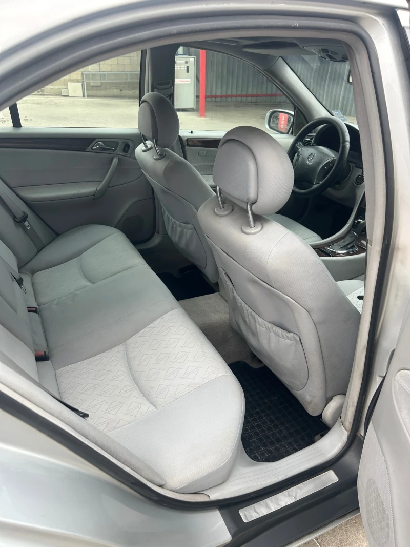 Mercedes-Benz C 270, снимка 7 - Автомобили и джипове - 52324582