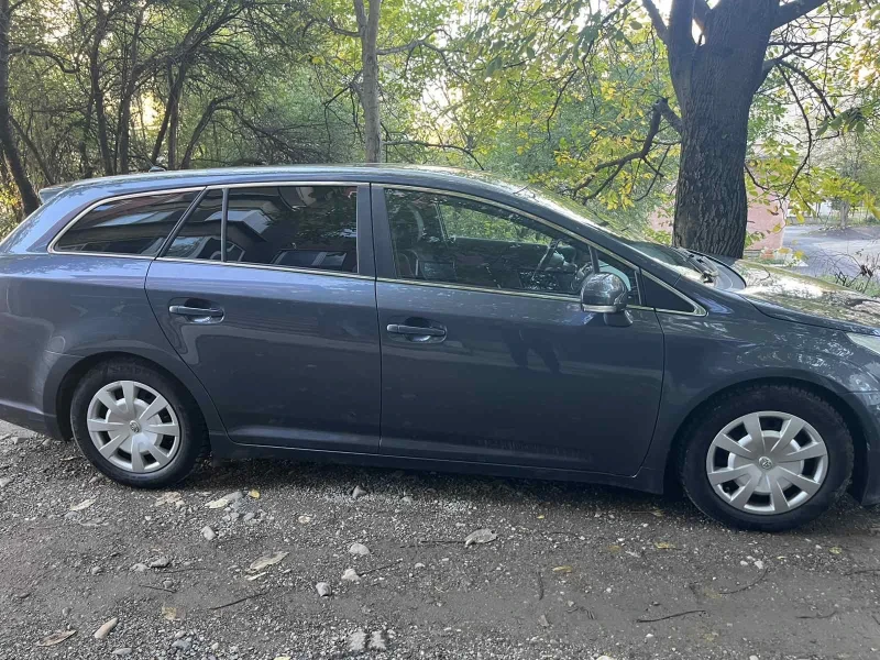 Toyota Avensis Т27, снимка 3 - Автомобили и джипове - 52203760