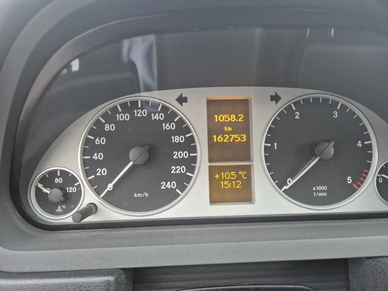 Mercedes-Benz B 180, снимка 16 - Автомобили и джипове - 52644495