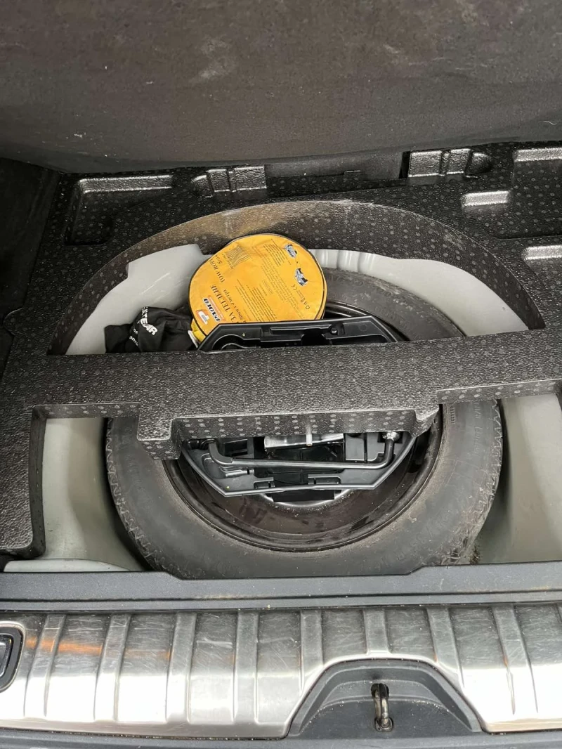 Peugeot 2008 1.6 HDi, снимка 16 - Автомобили и джипове - 52825917