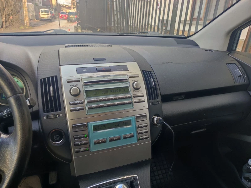 Toyota Corolla verso 2.2 D-4D, снимка 7 - Автомобили и джипове - 53297424