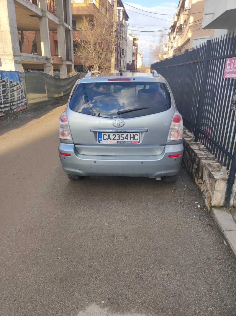 Toyota Corolla verso 2.2 D-4D, снимка 4 - Автомобили и джипове - 53297424