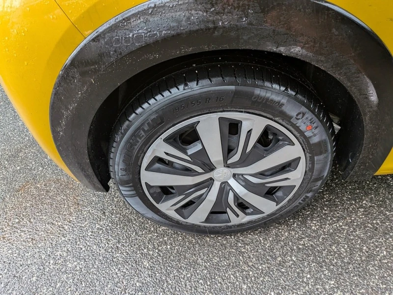 Peugeot 208 Active, снимка 14 - Автомобили и джипове - 53329235