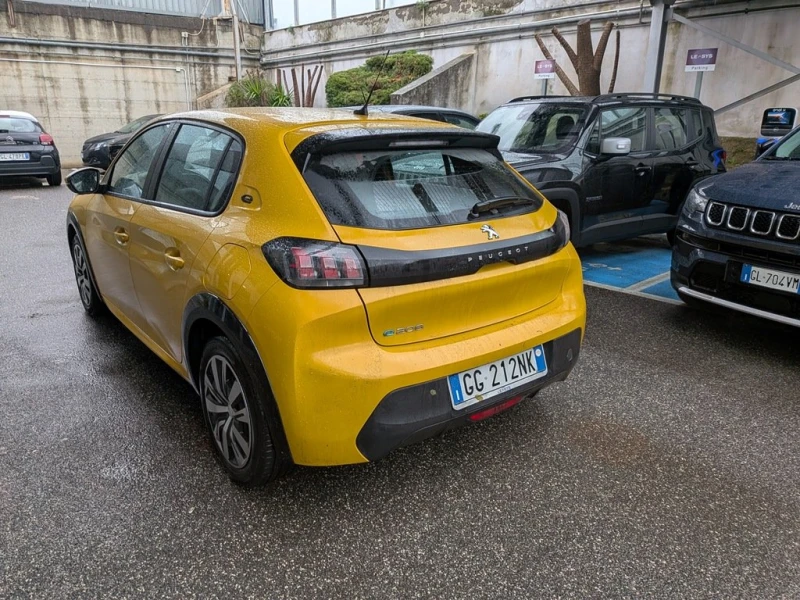 Peugeot 208 Active, снимка 3 - Автомобили и джипове - 53329235