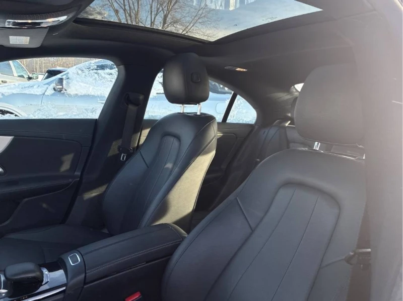 Mercedes-Benz CLA 250 * 4MATIC Coupe * DISTRONIC* PANORAMA* , снимка 11 - Автомобили и джипове - 53358641