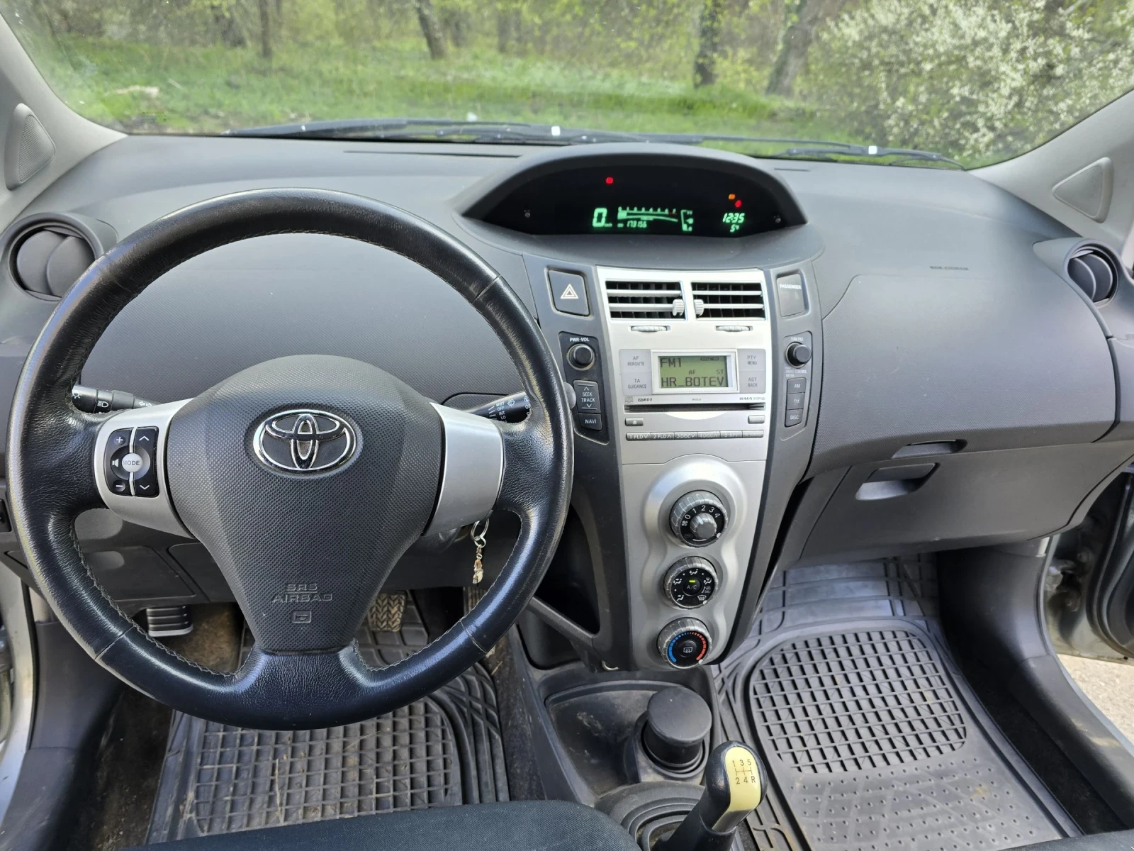 Toyota Yaris  - изображение 6