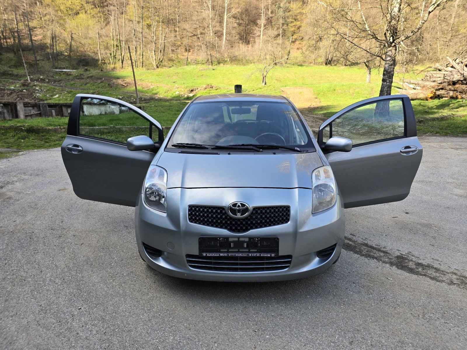 Toyota Yaris  - изображение 5