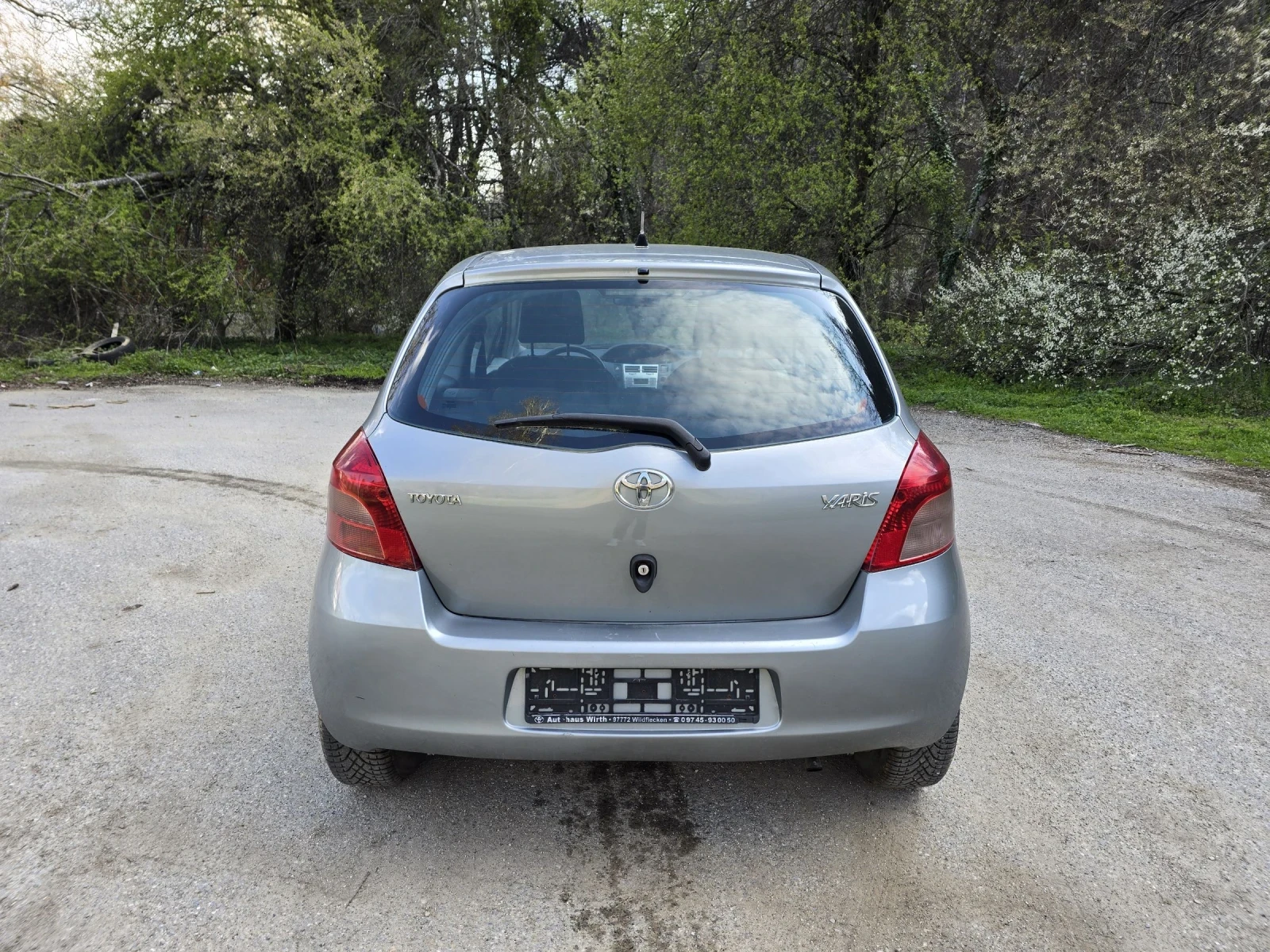 Toyota Yaris  - изображение 2