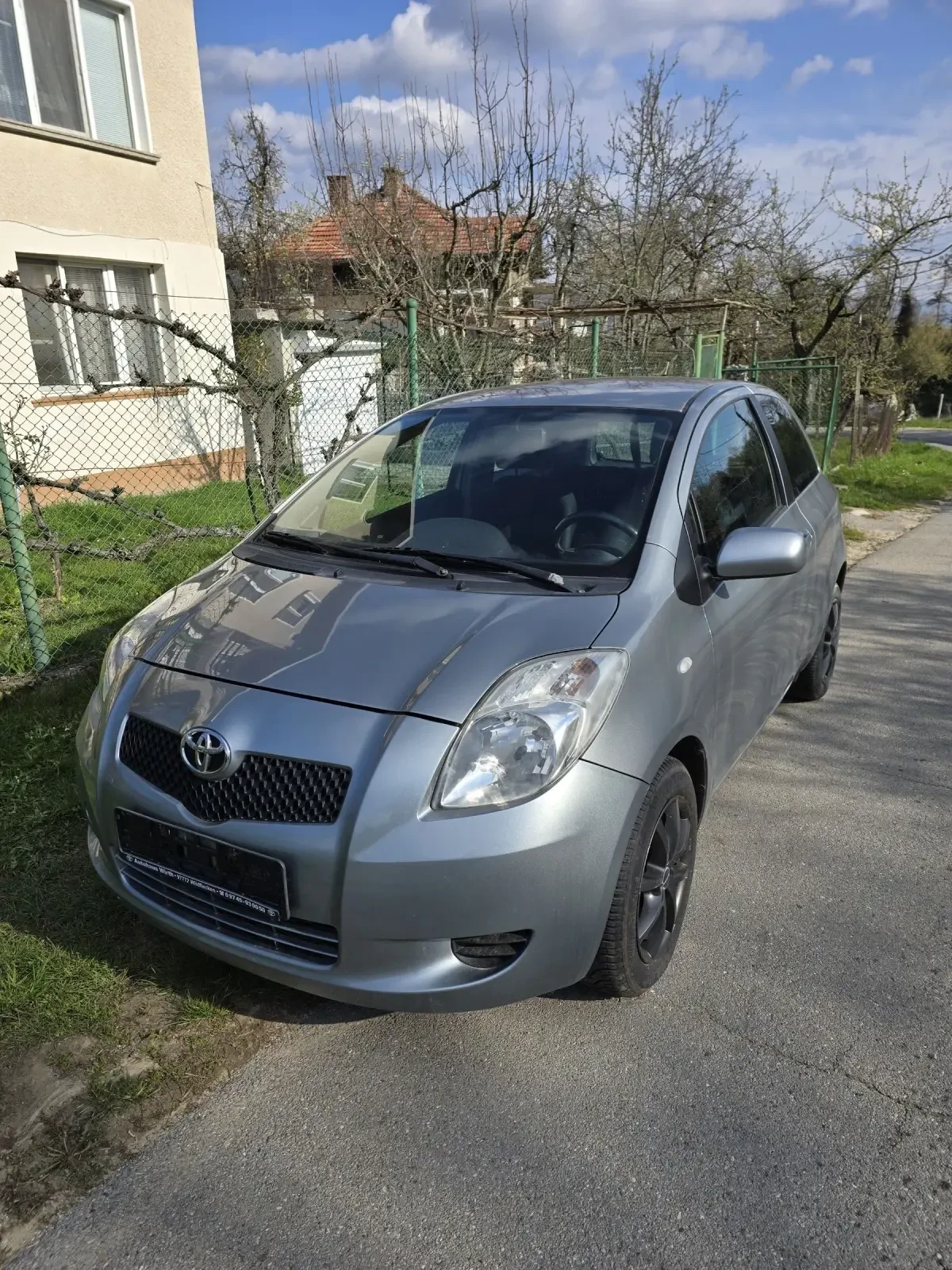 Toyota Yaris  - изображение 8
