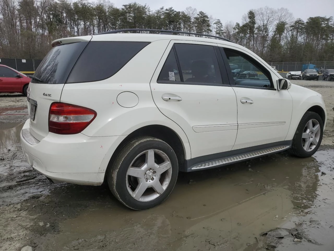 Mercedes-Benz ML 550 4MATIC/Keyless/Camera/Navi - изображение 3
