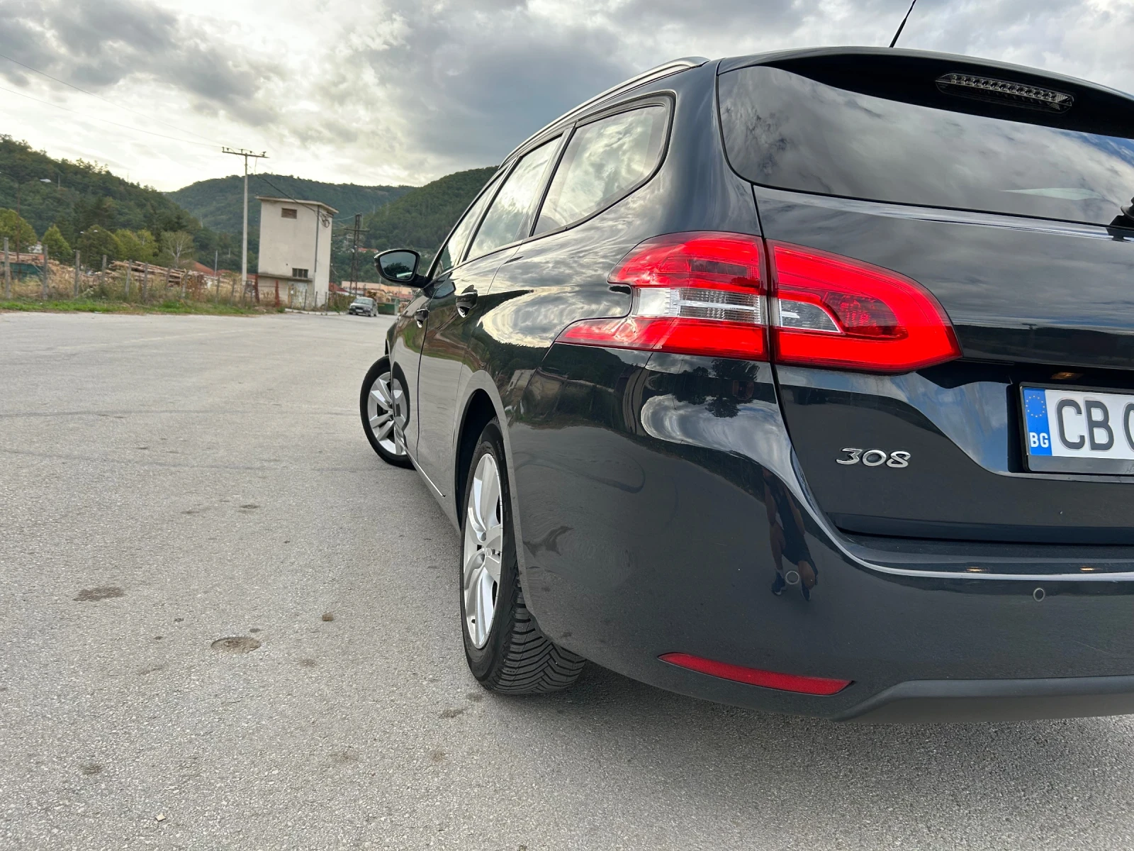 Peugeot 308 1.5 - изображение 4