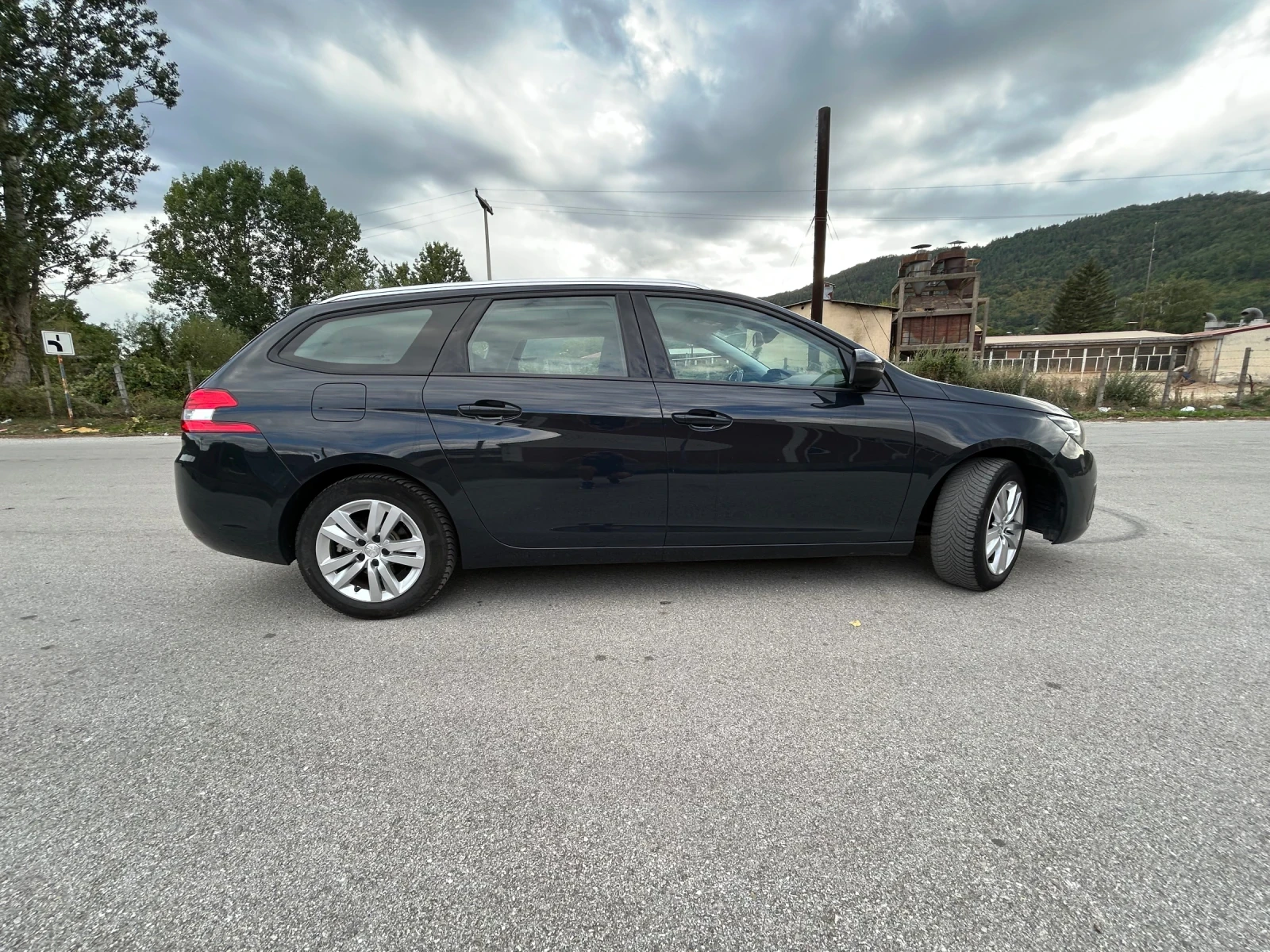 Peugeot 308 1.5 - изображение 8