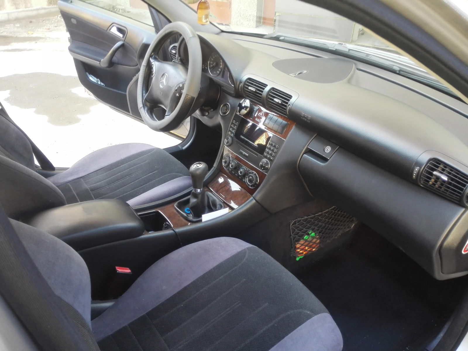 Mercedes-Benz C 180  - изображение 10