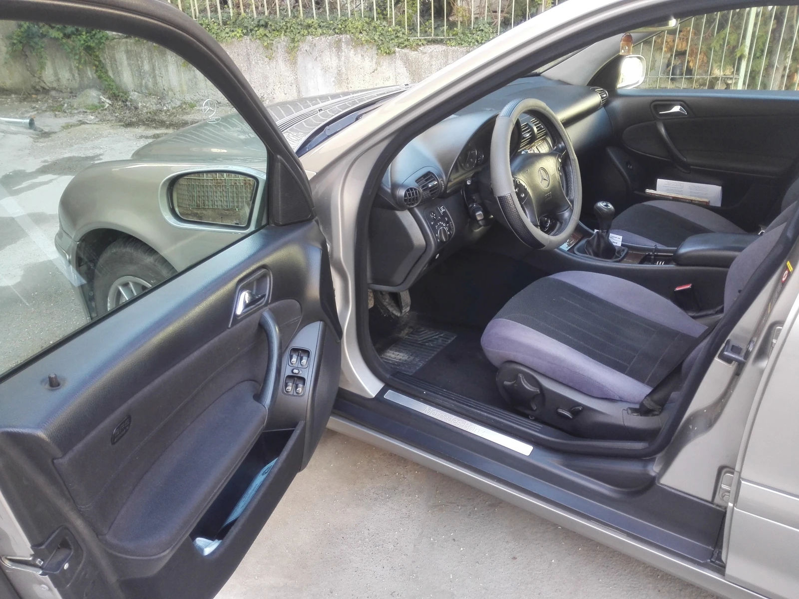 Mercedes-Benz C 180  - изображение 6