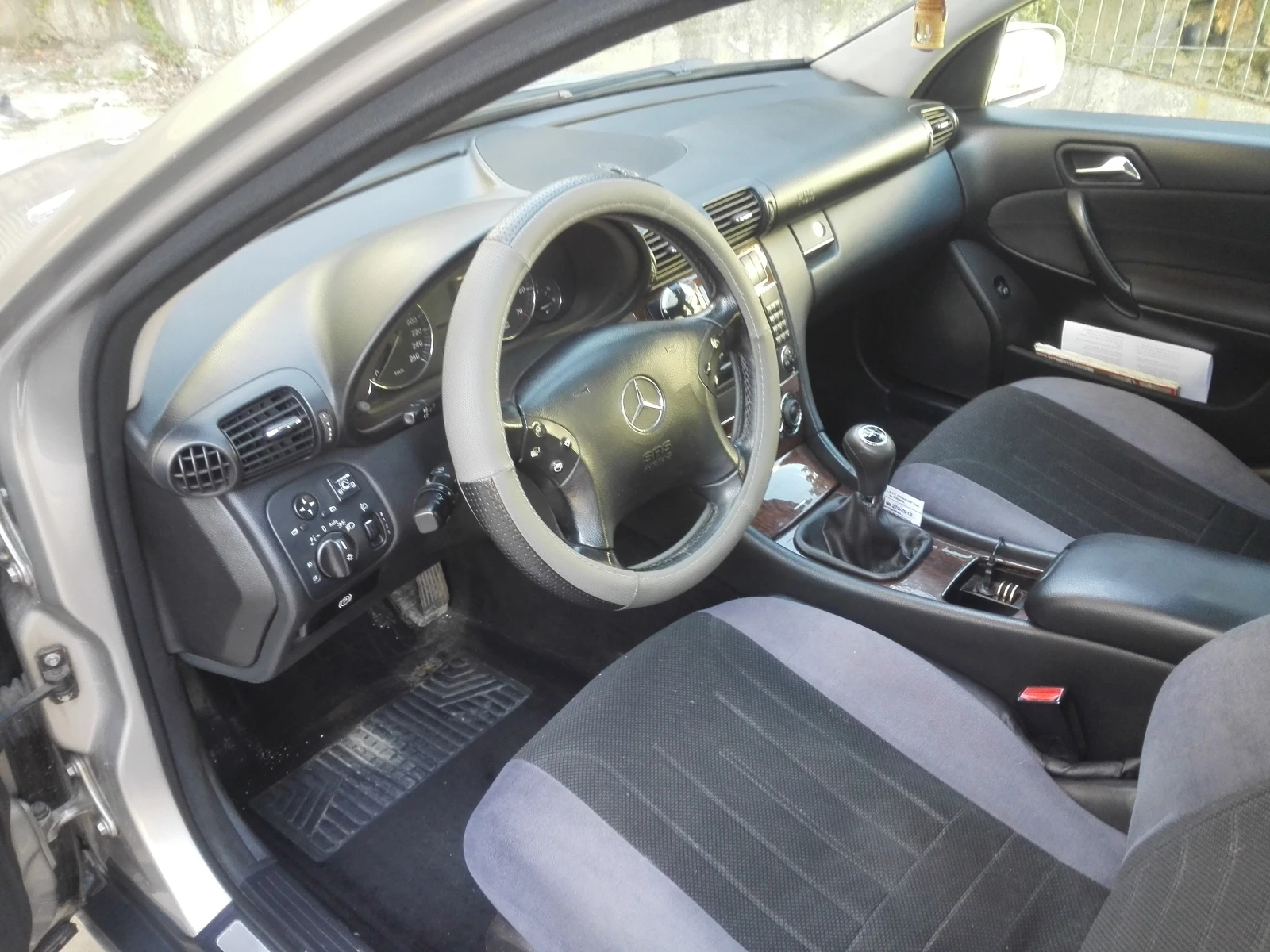 Mercedes-Benz C 180  - изображение 7