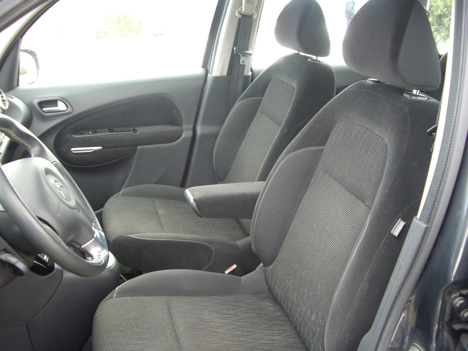 Citroen C3 Picasso 1.6 hdi Скорости 6, снимка 9 - Автомобили и джипове - 52496619