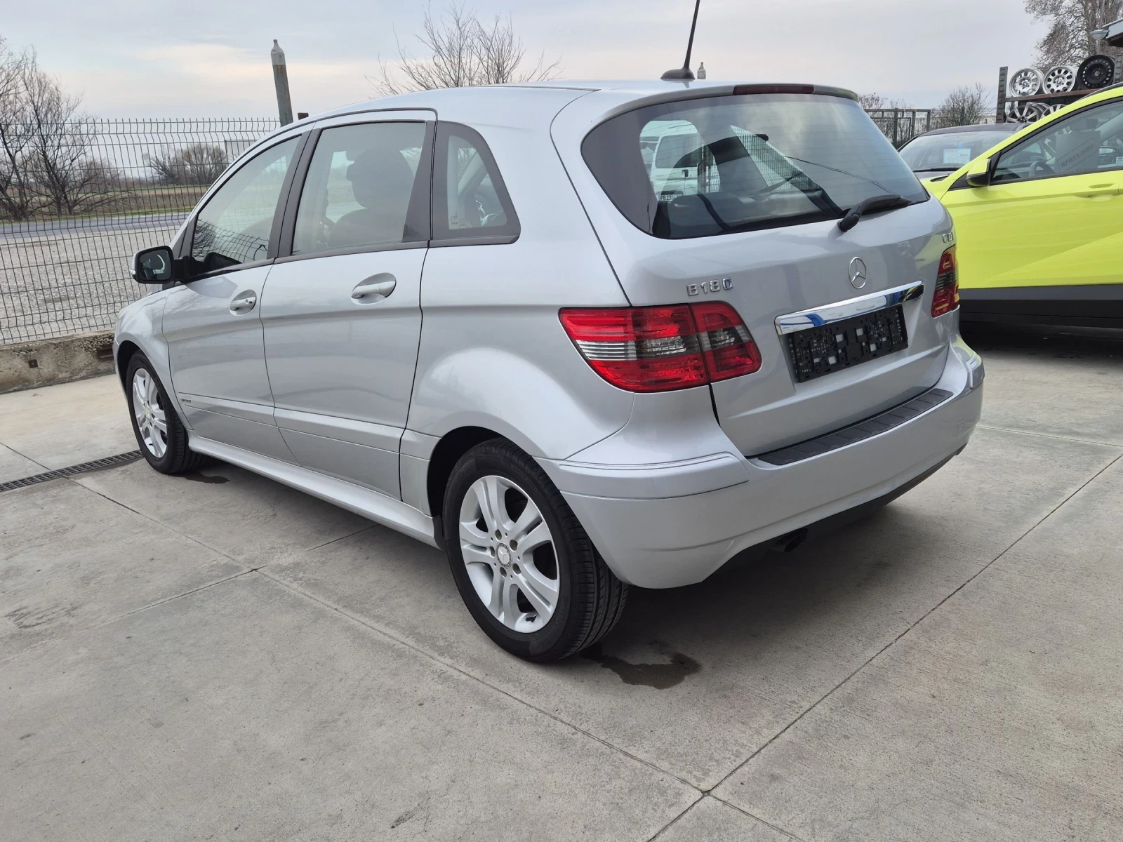 Mercedes-Benz B 180  - изображение 8