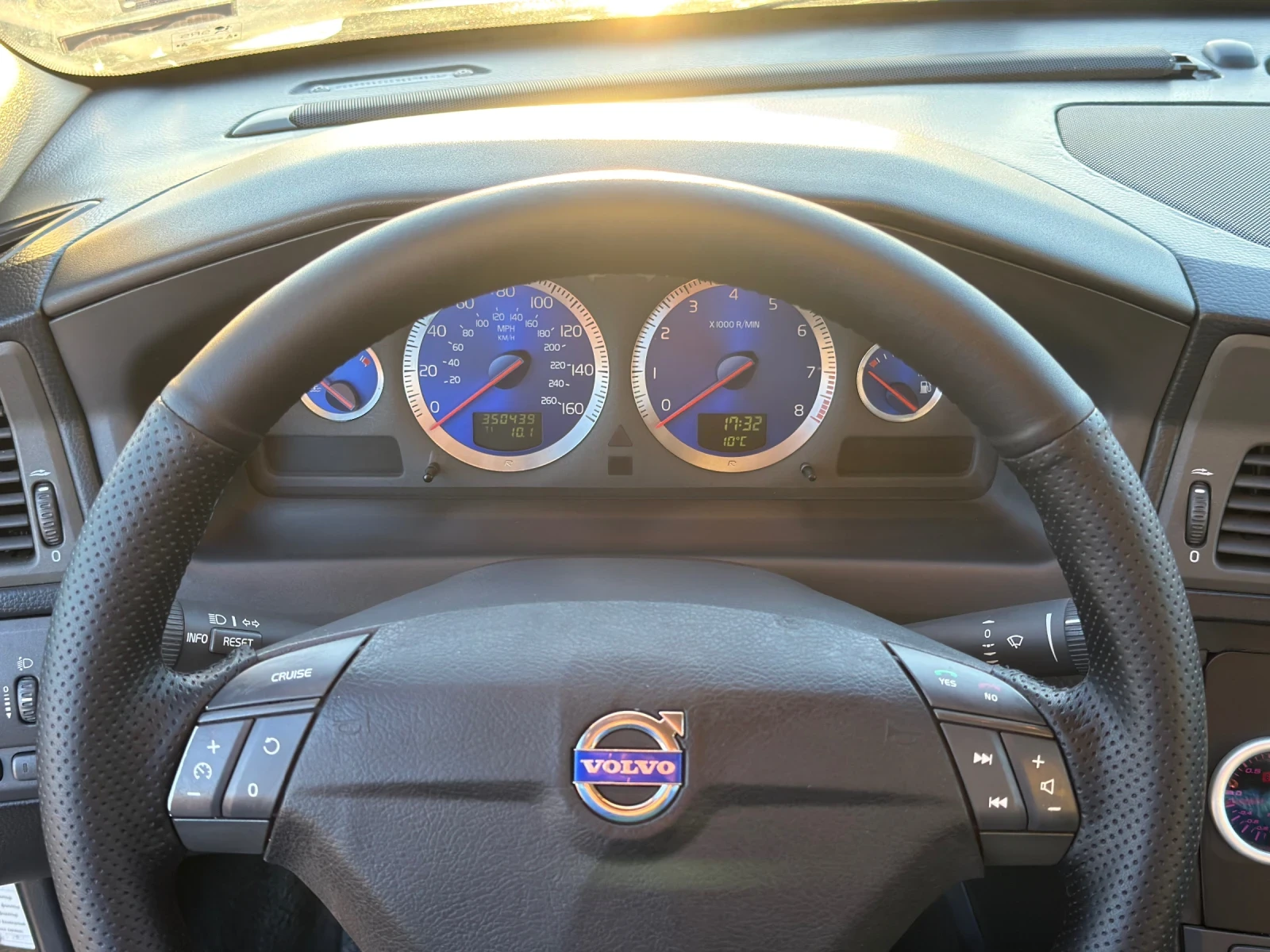 Volvo V70 2.3 T5 400 HP, снимка 11 - Автомобили и джипове - 53771309