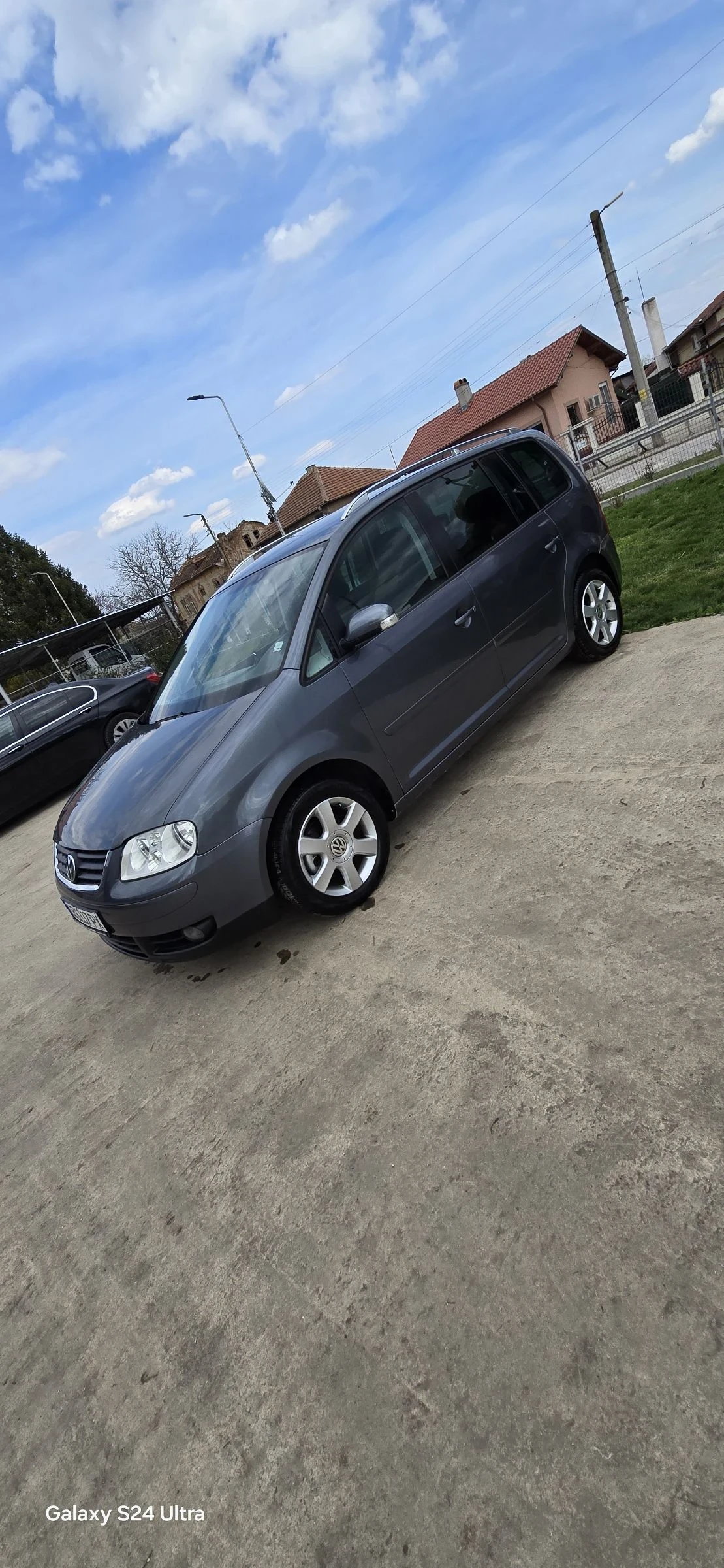 VW Touran, снимка 3 - Автомобили и джипове - 53989205