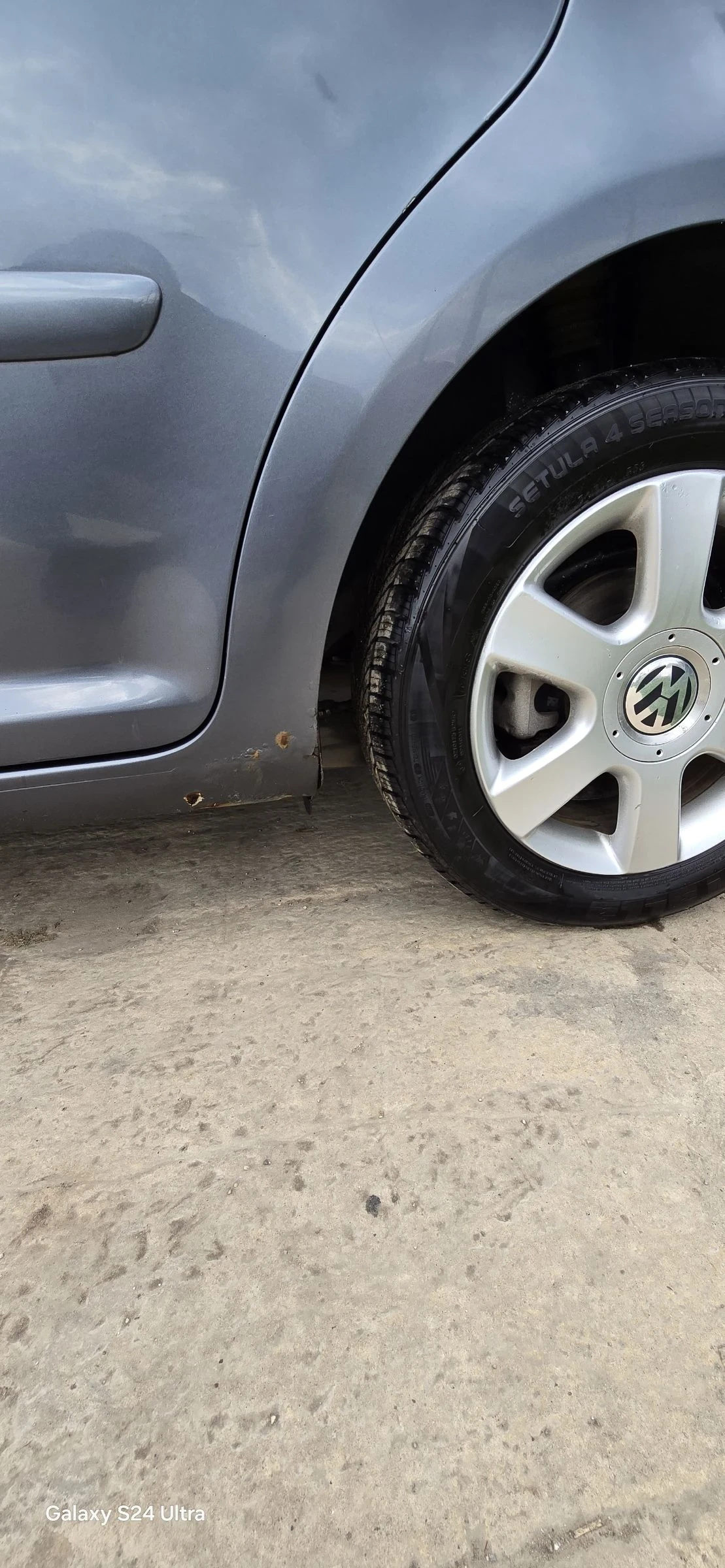 VW Touran, снимка 14 - Автомобили и джипове - 53989205