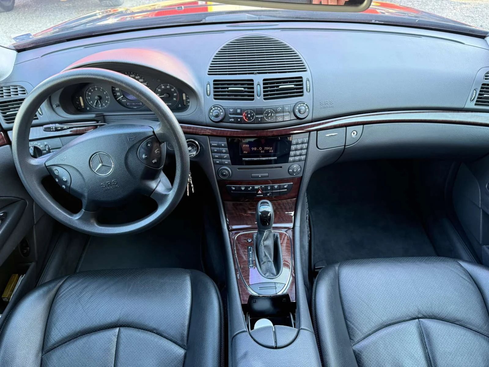 Mercedes-Benz E 240 Г-Я, УНИКАТ 100000км, ДИПЛОМАТ, снимка 14 - Автомобили и джипове - 54372842