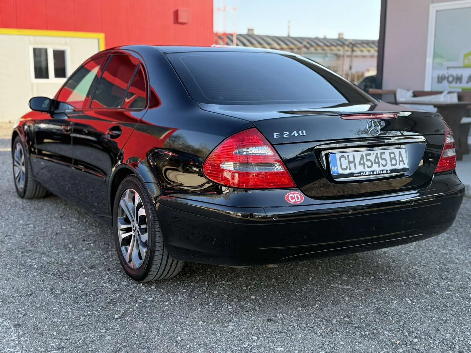Mercedes-Benz E 240 Г-Я, УНИКАТ 100000км, ДИПЛОМАТ, снимка 6 - Автомобили и джипове - 54372842